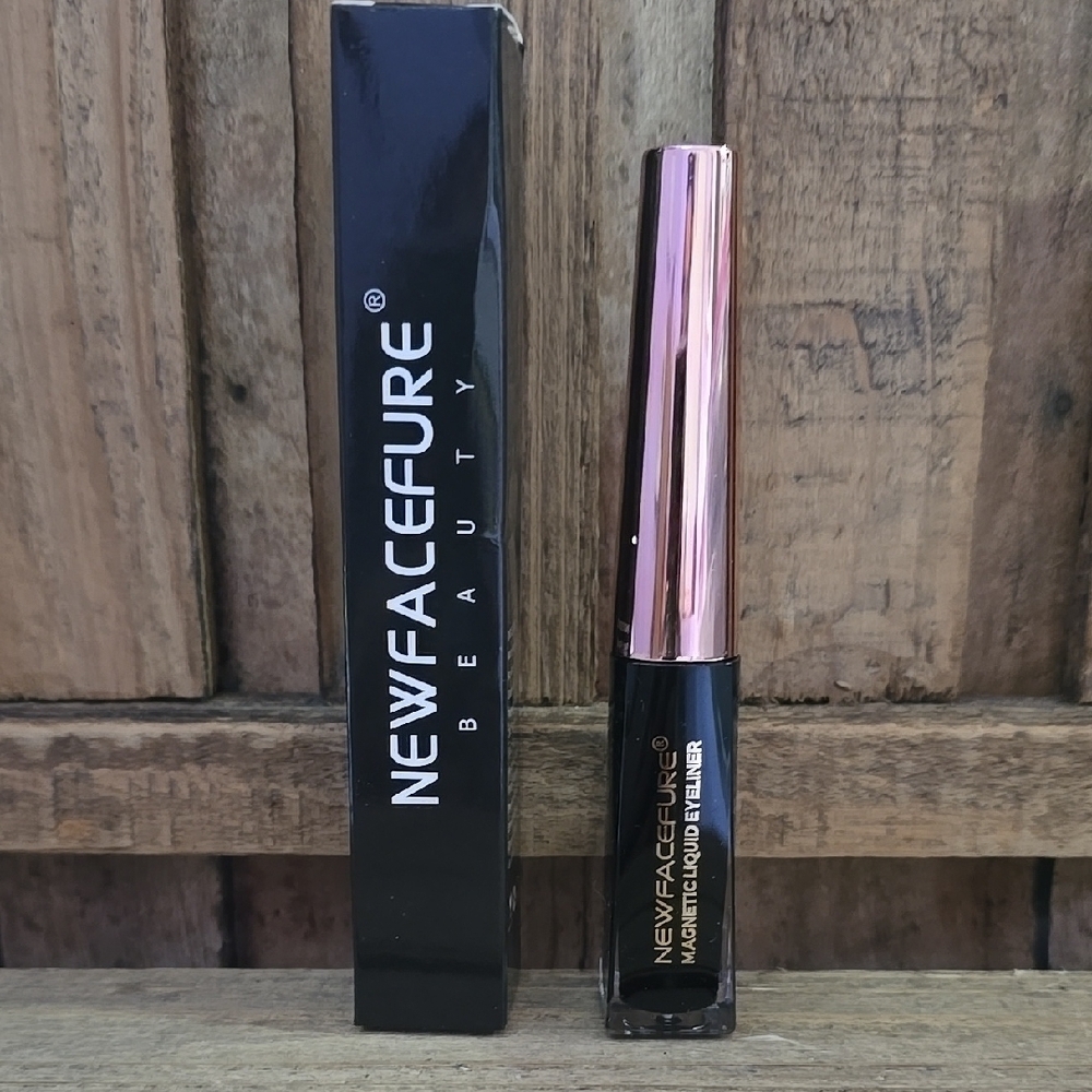 Newfacefure Magnetic Liquid Eyeliner-Black
